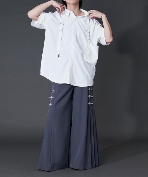 Ellno Loset（エルノロゼット）の「サスペンダーアシメデザインシャツ（シャツ/ブラウス・メンズ・ブラック/オフホワイト・LARGE/MEDIUM）」の6枚目の写真