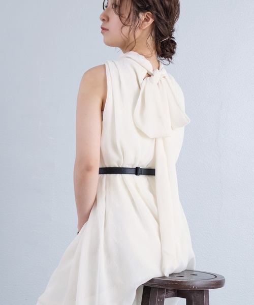 murea(ミュレア)の「シアーシフォンフラワーチュールボウタイロングワンピース(ワンピース・レディース・ブラック/アイボリー・FREE)」の7枚目の写真