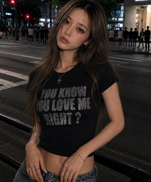 SUPPLIER(サプライヤー)の「A'GEM/9 × .kom 『SUPPLIER/サプライヤー』 You Know You Love Me Cropped Tee/ユー ノウ ユー ラブ ミー クロップド T シャツ(Tシャツ/カットソー・レディース・ブラック/カーキ・S)」の2枚目の写真