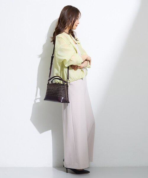 INDIVI(インディヴィ)の「【楽ちん出し入れ】ミニスタッズ 2WAYハンドバッグ(ハンドバッグ・レディース・ダークウッド/ブラック・00)」の12枚目の写真