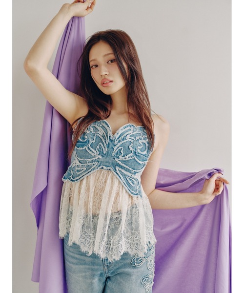 LILY BROWN(リリーブラウン)の「【LILY BROWN×ANNA SUI】バタフライレースデニムビスチェトップス(その他トップス・レディース・ライトブルー/ブラック・F)」の1枚目の写真