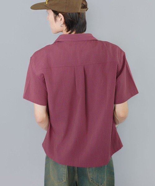 SPINNS(スピンズ)の「ピンストライプ短丈半袖シャツ/ボックスシルエット/ワンポイントロゴ/レギュラーカラー(シャツ/ブラウス・メンズ・ブラック×ブラック/ネイビー系/ワイン系・ONESIZE)」の13枚目の写真
