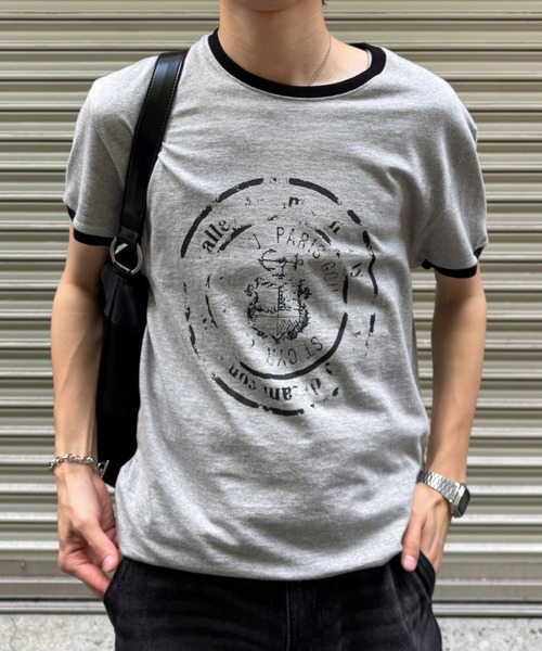 Chikashitsu +(チカシツプラス)の「【Chikashitsu +】stamp printing ringer tee (3color) / 【チカシツプラス】スタンププリントリンガー半袖Tシャツ<着用動画あり>(Tシャツ/カットソー・メンズ・ホワイト/ブラック/グレー・ONE SIZE)」の1枚目の写真