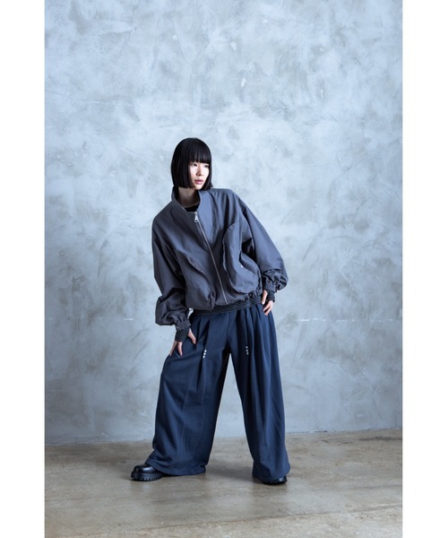 TAMYU(タミュー)の「TAMYU - 3D Pocket Nylon Jacket / 立体ポケットナイロンジャケット(ブルゾン・メンズ・グレー/ブラック・FREE)」の16枚目の写真