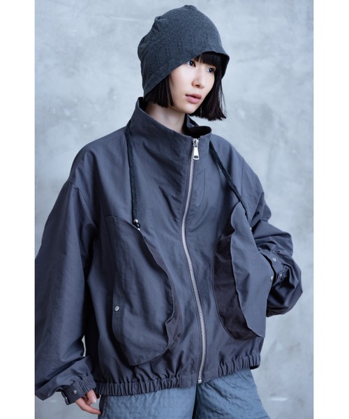 TAMYU(タミュー)の「TAMYU - 3D Pocket Nylon Jacket / 立体ポケットナイロンジャケット(ブルゾン・メンズ・グレー/ブラック・FREE)」の3枚目の写真