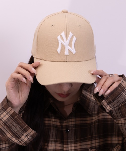 MLB Korea(エムエルビーコリア)の「MLB Korea(エムエルビーコリア)/ダイヤモンド刺繍 ロゴパッチ ボールキャップ 帽子/DIAMOND LOGO PATCH BALL CAP(キャップ・レディース・ベージュ/ブラック系その他2/ホワイト/ブラック系その他/ブラック×ピンク/ブラック×ゴールド/ブルー/グレー・FREE)」の7枚目の写真