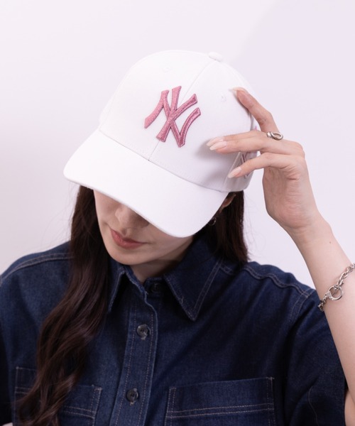 MLB Korea(エムエルビーコリア)の「MLB Korea(エムエルビーコリア)/ダイヤモンド刺繍 ロゴパッチ ボールキャップ 帽子/DIAMOND LOGO PATCH BALL CAP(キャップ・レディース・ベージュ/ブラック系その他2/ホワイト/ブラック系その他/ブラック×ピンク/ブラック×ゴールド/ブルー/グレー・FREE)」の11枚目の写真