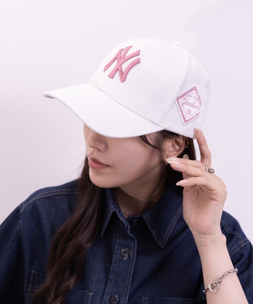 MLB Korea(エムエルビーコリア)の「MLB Korea(エムエルビーコリア)/ダイヤモンド刺繍 ロゴパッチ ボールキャップ 帽子/DIAMOND LOGO PATCH BALL CAP(キャップ・レディース・ベージュ/ブラック系その他2/ホワイト/ブラック系その他/ブラック×ピンク/ブラック×ゴールド/ブルー/グレー・FREE)」の12枚目の写真