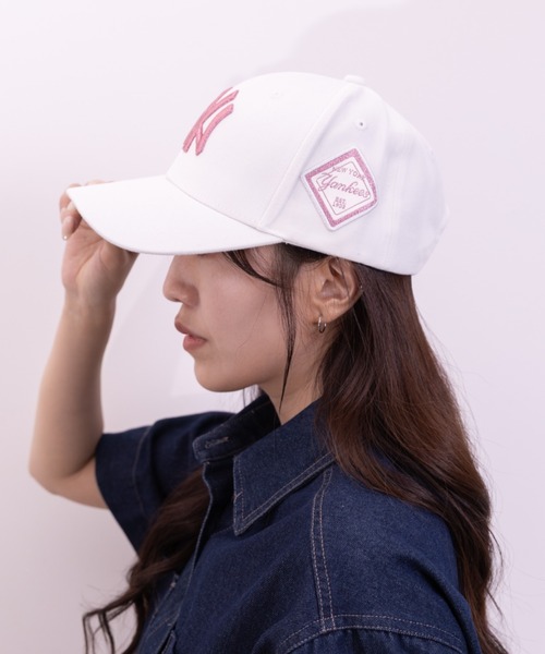 MLB Korea(エムエルビーコリア)の「MLB Korea(エムエルビーコリア)/ダイヤモンド刺繍 ロゴパッチ ボールキャップ 帽子/DIAMOND LOGO PATCH BALL CAP(キャップ・レディース・ベージュ/ブラック系その他2/ホワイト/ブラック系その他/ブラック×ピンク/ブラック×ゴールド/ブルー/グレー・FREE)」の15枚目の写真