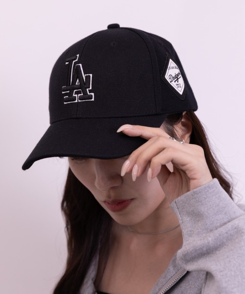 MLB Korea(エムエルビーコリア)の「MLB Korea(エムエルビーコリア)/ダイヤモンド刺繍 ロゴパッチ ボールキャップ 帽子/DIAMOND LOGO PATCH BALL CAP(キャップ・レディース・ベージュ/ブラック系その他2/ホワイト/ブラック系その他/ブラック×ピンク/ブラック×ゴールド/ブルー/グレー・FREE)」の21枚目の写真