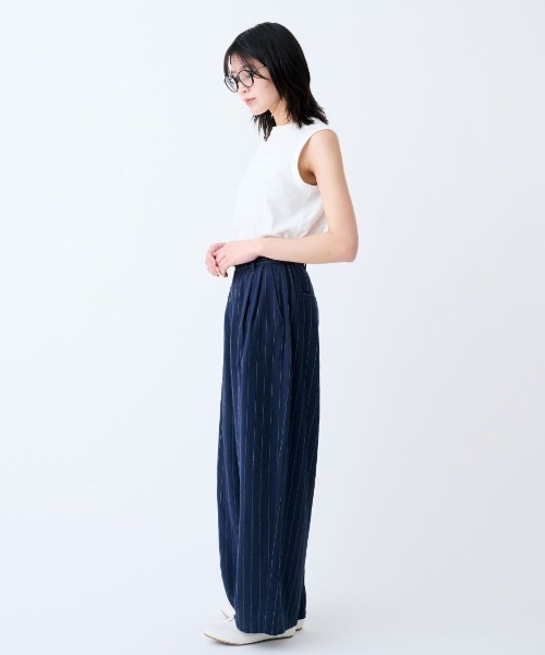 THREE FIFTY STANDARD（スリーフィフティースタンダード）の「ＴＨＲＥＥ　ＦＩＦＴＹ　ＳＴＡＮＤＡＲＤ　やわらかな着ごこちのシルク混タンクトップ（タンクトップ・レディース・チャコールグレー/チョコ/オフホワイト・LL/L/M）」の16枚目の写真