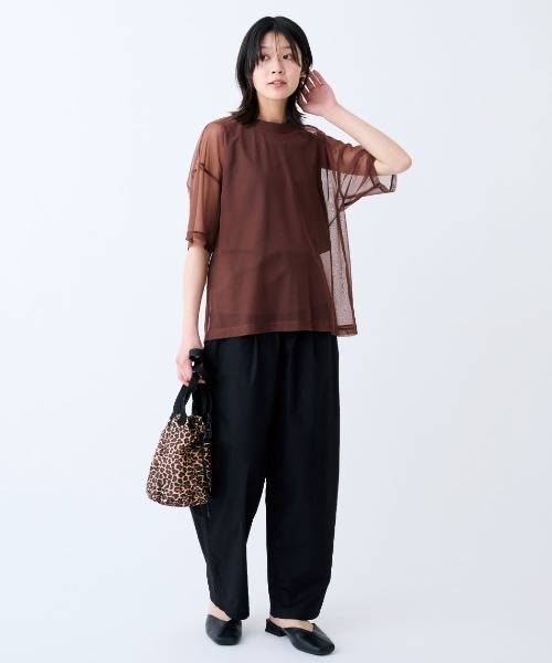 THREE FIFTY STANDARD（スリーフィフティースタンダード）の「ＴＨＲＥＥ　ＦＩＦＴＹ　ＳＴＡＮＤＡＲＤ　やわらかな着ごこちのシルク混タンクトップ（タンクトップ・レディース・チャコールグレー/チョコ/オフホワイト・LL/L/M）」の9枚目の写真