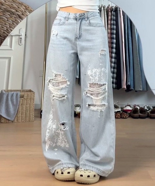 Riff(リフ)の「ラインストーンレースダメージデニム(デニムパンツ・レディース・ライトブルー・S/M/L)」の2枚目の写真