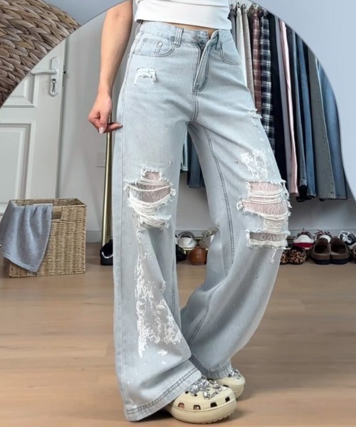 Riff(リフ)の「ラインストーンレースダメージデニム(デニムパンツ・レディース・ライトブルー・S/M/L)」の4枚目の写真