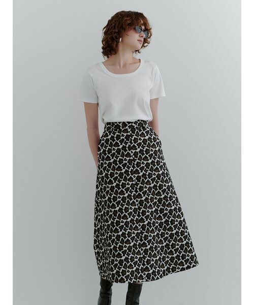 Mila Owen(ミラオーウェン)の「シルキータッチUネックTシャツ(Tシャツ/カットソー・レディース・ブラック/ホワイト/ライトブルー/ベージュ・0/1)」の8枚目の写真