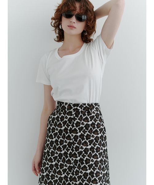 Mila Owen(ミラオーウェン)の「シルキータッチUネックTシャツ(Tシャツ/カットソー・レディース・ブラック/ホワイト/ライトブルー/ベージュ・0/1)」の10枚目の写真