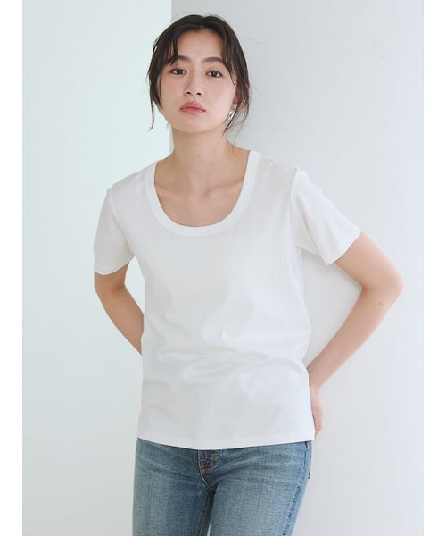 Mila Owen(ミラオーウェン)の「シルキータッチUネックTシャツ(Tシャツ/カットソー・レディース・ブラック/ホワイト/ライトブルー/ベージュ・0/1)」の21枚目の写真