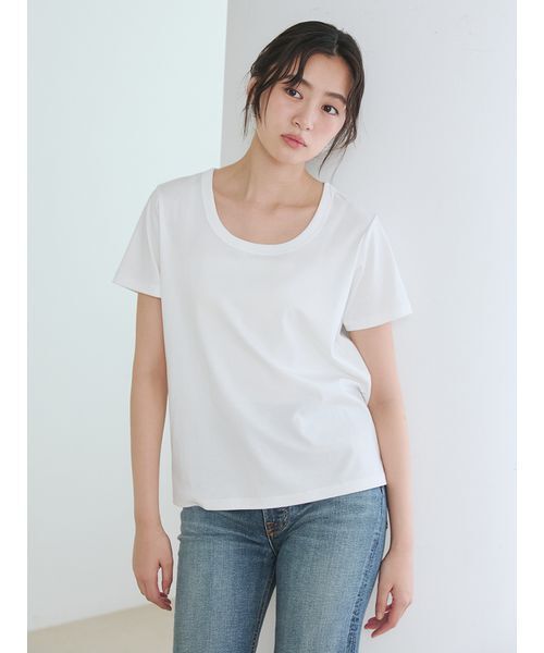 Mila Owen(ミラオーウェン)の「シルキータッチUネックTシャツ(Tシャツ/カットソー・レディース・ブラック/ホワイト/ライトブルー/ベージュ・0/1)」の22枚目の写真