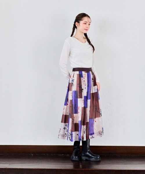 Audie a Muses(オーディアミューズ)の「カラーブロックフラワープリントタックスカート(スカート・レディース・ベージュ・38/42)」の10枚目の写真
