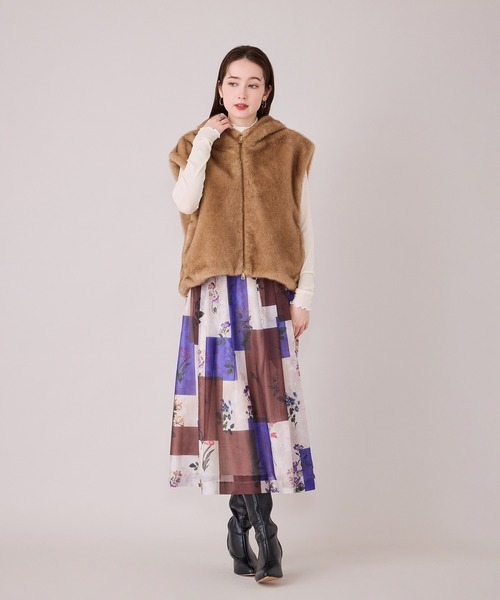 Audie a Muses(オーディアミューズ)の「カラーブロックフラワープリントタックスカート(スカート・レディース・ベージュ・38/42)」の18枚目の写真