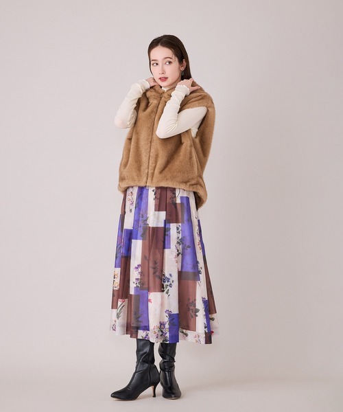 Audie a Muses(オーディアミューズ)の「カラーブロックフラワープリントタックスカート(スカート・レディース・ベージュ・38/42)」の19枚目の写真