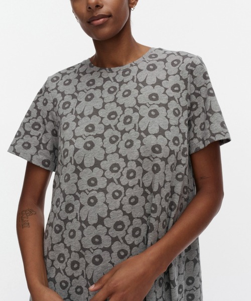 marimekko(マリメッコ)の「Pisteinen Unikko / dress(ワンピース・レディース・ライトグレー・MEDIUM/SMALL/X-SMALL/LARGE)」の6枚目の写真