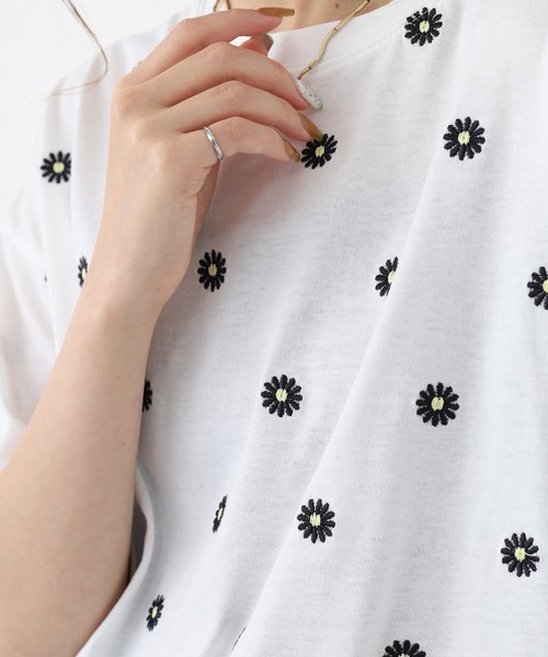 FUNALIVE(ファンアライブ)の「デイジー刺繍Tシャツ 5分袖(Tシャツ/カットソー・レディース・ブラック/オフホワイト・L/M)」の5枚目の写真