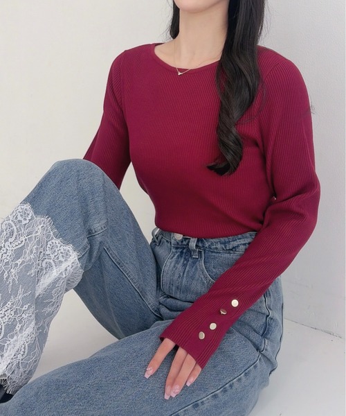 SOELA(ソエラ)の「ボートネック袖金ボタンニット(ニット/セーター・レディース・モカ/チャコールグレー/ボルドー/ネイビー/オフホワイト/グレー系その他/ブラック・FREE)」の7枚目の写真