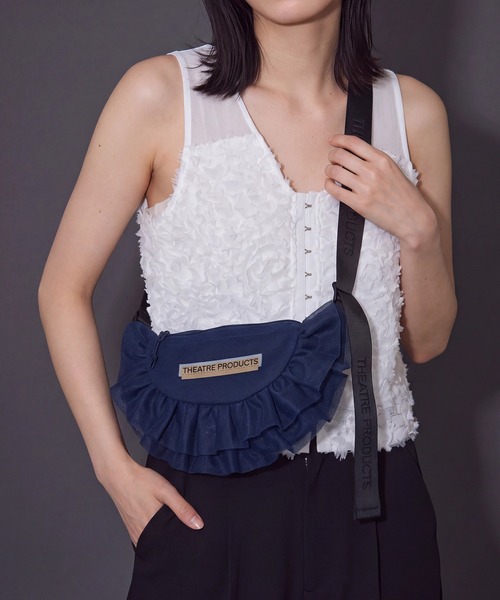 THEATRE PRODUCTS(シアタープロダクツ)の「【THEATRE PRODUCTS】メッシュフリルラウンドショルダーバッグ Mサイズ SPD(ショルダーバッグ・レディース・グレー/ブルー/ブラック/ベージュ/ネイビー・FREE)」の4枚目の写真