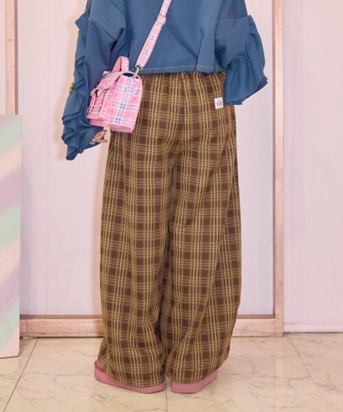HELLO.SANFRANCISCO（ハローサンフランシスコ）の「【HELLO.SANFRANCISCO】チェック柄フリルポケットボリュームパンツ（その他パンツ・レディース・ブラウン/オレンジ/ブルー・SMALL/MEDIUM）」の5枚目の写真