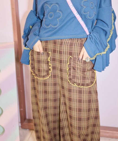 HELLO.SANFRANCISCO（ハローサンフランシスコ）の「【HELLO.SANFRANCISCO】チェック柄フリルポケットボリュームパンツ（その他パンツ・レディース・ブラウン/オレンジ/ブルー・SMALL/MEDIUM）」の6枚目の写真