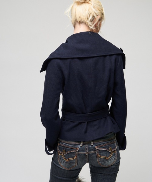 WHO'S WHO gallery(フーズフーギャラリー)の「【26AW LOOK掲載品番】ワイドカラーベルテッドPコート(ピーコート・レディース・ネイビー/ブラック/グレー/カーキ・FREE)」の5枚目の写真