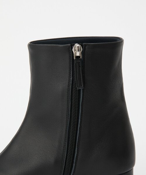 BEARDSLEY（ビアズリー）の「オブリークトゥショートブーツ《本革》（ブーツ・レディース・ブラック・22.5cm/25cm/23cm/23.5cm/24cm/24.5cm）」の4枚目の写真