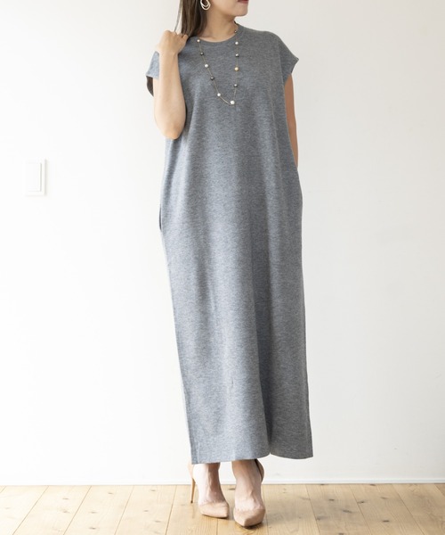 JOCOSA(ジョコサ)の「ウールニット バックスリット ロングワンピース(ワンピース・レディース・ワインレッド/グレー/チャコール・FREE)」の2枚目の写真