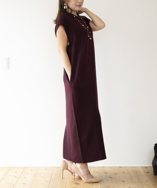 JOCOSA(ジョコサ)の「ウールニット バックスリット ロングワンピース(ワンピース・レディース・ワインレッド/グレー/チャコール・FREE)」の4枚目の写真