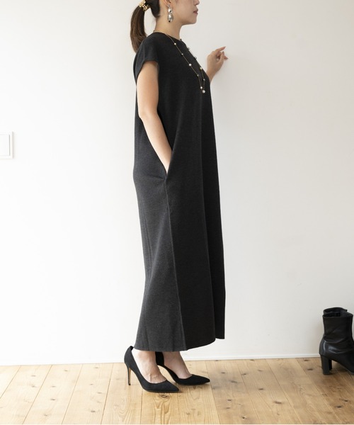 JOCOSA(ジョコサ)の「ウールニット バックスリット ロングワンピース(ワンピース・レディース・ワインレッド/グレー/チャコール・FREE)」の8枚目の写真