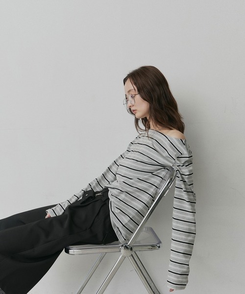 ad thie（アドティエ）の「アソート オフショルダー トップス（Tシャツ/カットソー・レディース・ベージュ系/グレー系/ネイビー系/オフホワイト/ブラック/ホワイト系・FREE）」の12枚目の写真