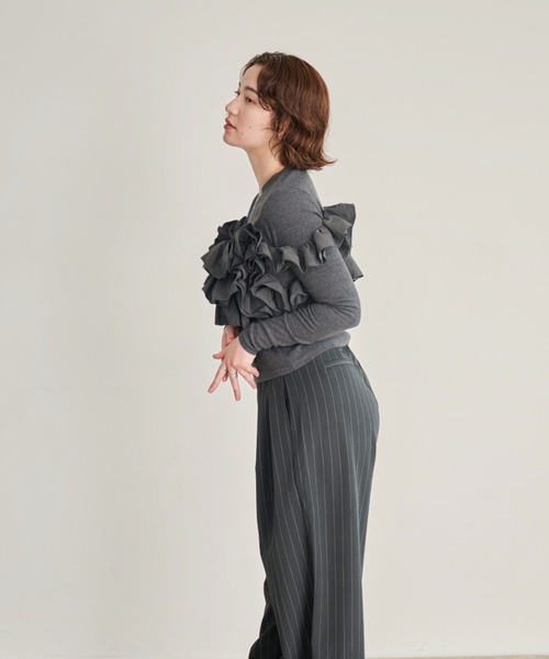 DAESE TOKYO(デセトウキョウ)の「フリル2WAYリブプルオーバー(Tシャツ/カットソー・レディース・ブラック/チャコールグレー/アイボリー・FREE)」の15枚目の写真