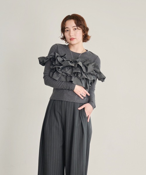 DAESE TOKYO(デセトウキョウ)の「フリル2WAYリブプルオーバー(Tシャツ/カットソー・レディース・ブラック/チャコールグレー/アイボリー・FREE)」の12枚目の写真