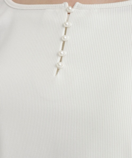 Andemiu(アンデミュウ)の「フロントパールリブカットソー/1043830(Tシャツ/カットソー・レディース・オフホワイト/ボルドー/ブラック・FREE)」の5枚目の写真