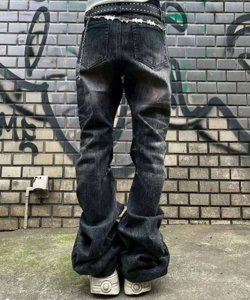 Never mind the XU / Chikashitsu+(ネバーマインド ザ エックスユー / チカシツプラス)の「【BABY09】cross studs flare denim pants / 【ベイビーナイン】クロススタッズフレアデニムパンツ(デニムパンツ・レディース・ブラック・M/S)」の8枚目の写真