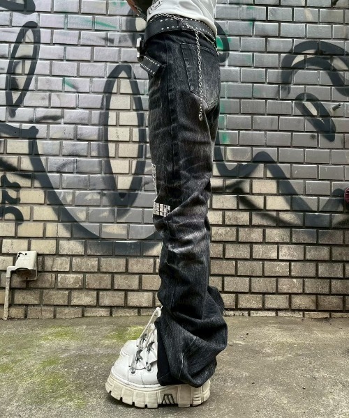 Never mind the XU / Chikashitsu+(ネバーマインド ザ エックスユー / チカシツプラス)の「【BABY09】cross studs flare denim pants / 【ベイビーナイン】クロススタッズフレアデニムパンツ(デニムパンツ・レディース・ブラック・M/S)」の7枚目の写真