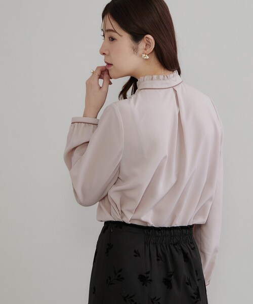 couture brooch（クチュールブローチ）の「【フリル使いが華やか】ピンタック ブラウス（シャツ/ブラウス・レディース・アイボリー/ブラック系/ベビーピンク・38/36/42/40）」の12枚目の写真