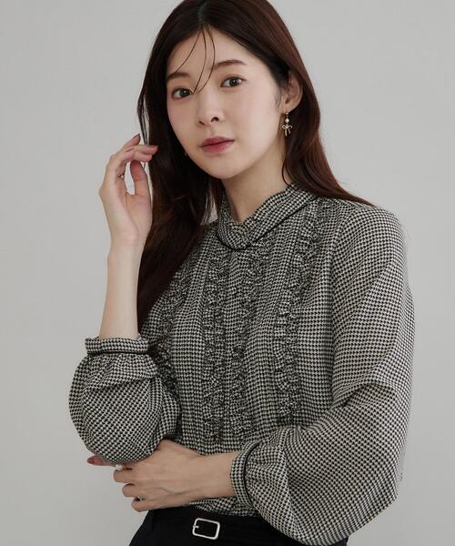 couture brooch（クチュールブローチ）の「【フリル使いが華やか】ピンタック ブラウス（シャツ/ブラウス・レディース・アイボリー/ブラック系/ベビーピンク・38/36/42/40）」の17枚目の写真