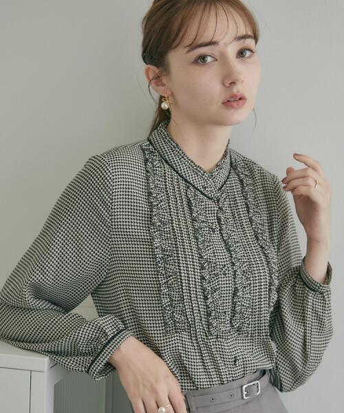 couture brooch（クチュールブローチ）の「【フリル使いが華やか】ピンタック ブラウス（シャツ/ブラウス・レディース・アイボリー/ブラック系/ベビーピンク・38/36/42/40）」の22枚目の写真