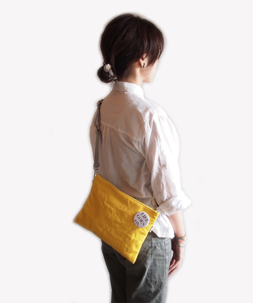Micsmile（ミックスマイル）の「Micsmile2WAYクラッチバッグ (unisex)（クラッチバッグ・レディース・ブラウン/ネイビー/イエロー/グリーン・フリー）」の4枚目の写真
