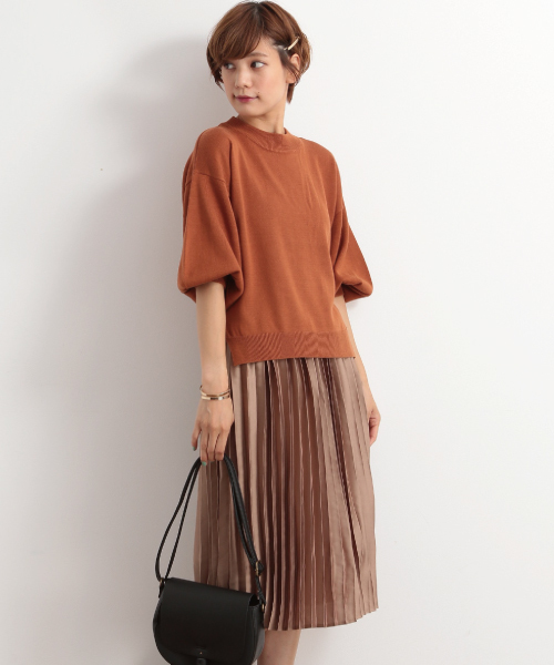 earth music&ecology(アースミュージックアンドエコロジー)の「【2016Autumn】ヴィンテージサテンプリーツスカート(スカート・レディース・カーキ/グレー/ピンク/ベージュ/ネイビー・FREE)」の1枚目の写真