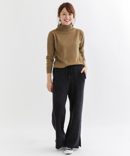 URBAN RESEARCH Sonny Label（アーバンリサーチサニーレーベル）の「Sonny Label ウォッシャブルベーシックタートルニット（ニット/セーター・レディース・オフホワイト/グレー/キャメル/パープル系その他/ブラック・FREE）」の10枚目の写真