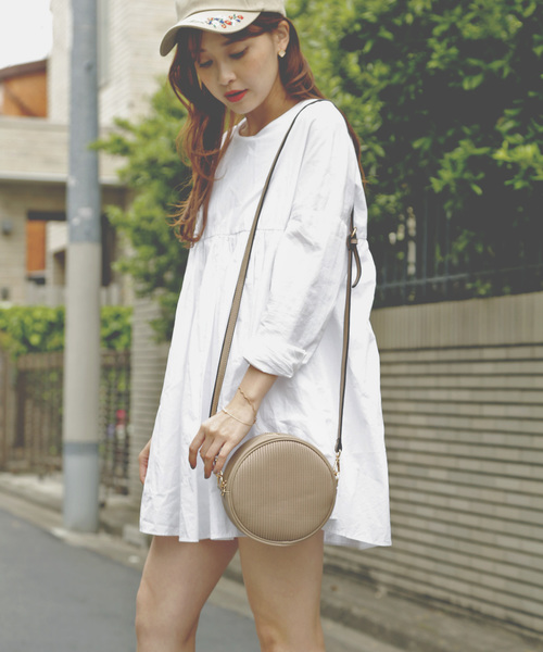 PLAIN CLOTHING(プレーンクロージング)の「ラウンドミニショルダーバッグ【PLAIN CLOTHING】(ショルダーバッグ・レディース・アイボリー/ピンクベージュ/ブラック/グレー・FREE)」の22枚目の写真
