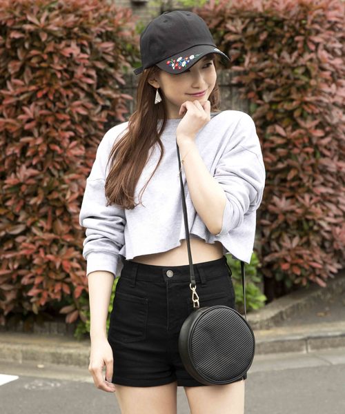 PLAIN CLOTHING(プレーンクロージング)の「ラウンドミニショルダーバッグ【PLAIN CLOTHING】(ショルダーバッグ・レディース・アイボリー/ピンクベージュ/ブラック/グレー・FREE)」の13枚目の写真